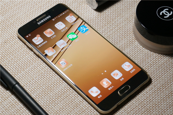 三星galaxy2000,三星c7新款手机