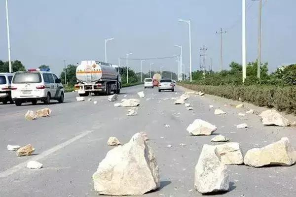 汽车底盘容易出现问题,汽车底盘为什么有松垮的感觉