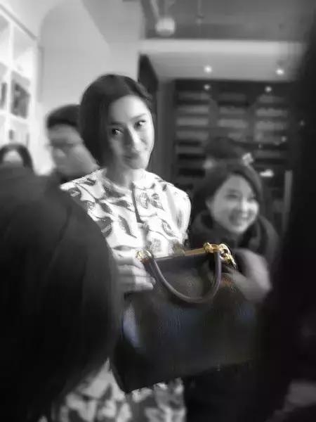 高圆圆粉色包包,高圆圆包包谁设计的