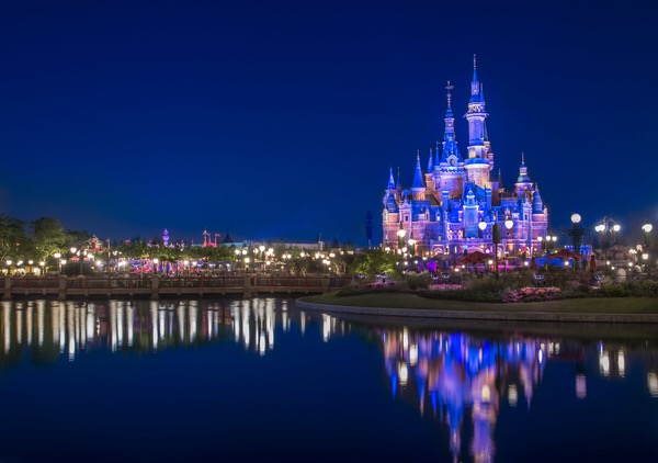 海洋迪士尼乐园古堡,日本迪士尼海洋幽灵古堡视频