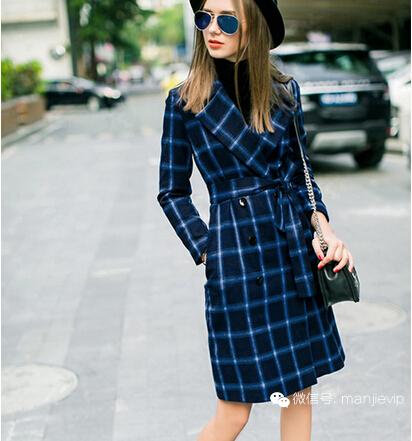 格纹西装配高领毛衣穿出大牌范 (黑色连帽毛衣搭配西装羊绒大衣)