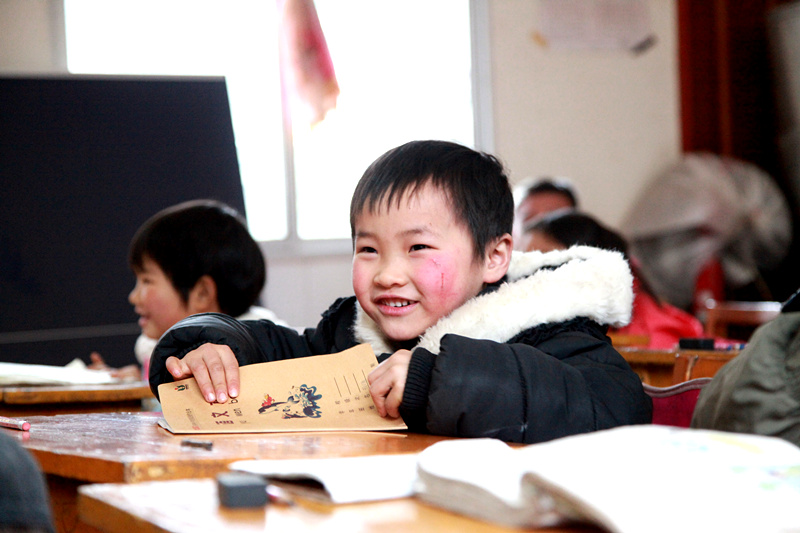 山巅教学点：一对父子60载坚守