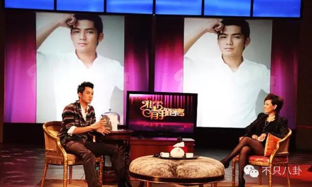 你们都在吐槽她的节目不如“康熙”，可她的人生已经赢得了掌声！