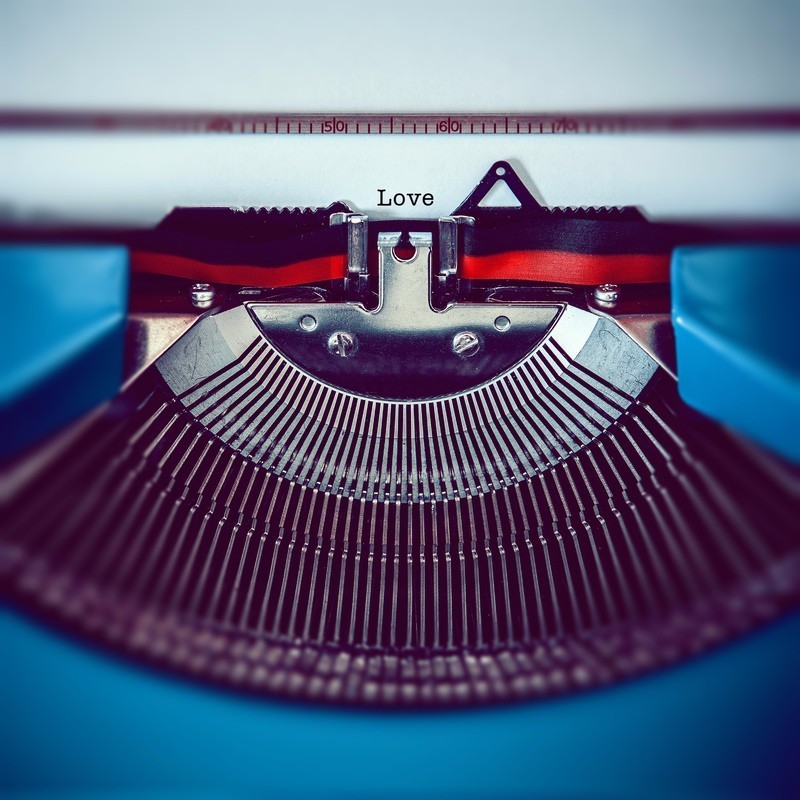 诗阁|《更爱的一方》MoreLovingOne