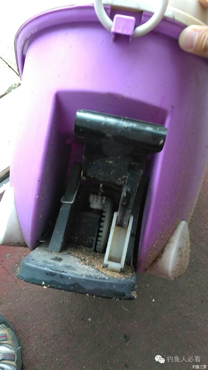 拖把桶改装钓箱,拖把桶改钓箱