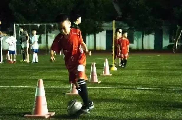 浙江衢州足球队,衢州足球队踢宁波队