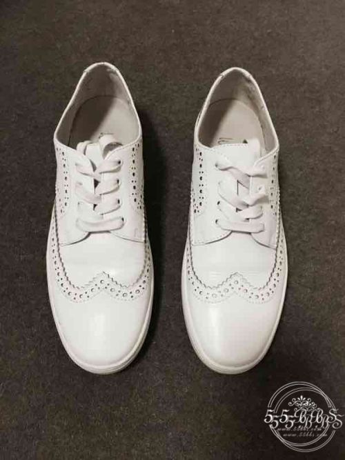 尖头平底鞋valentino,一周看点完整版