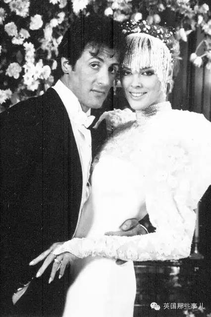 婚纱历史不过100多年，这些年那些令人惊艳的婚纱，你会对哪一款尖叫~