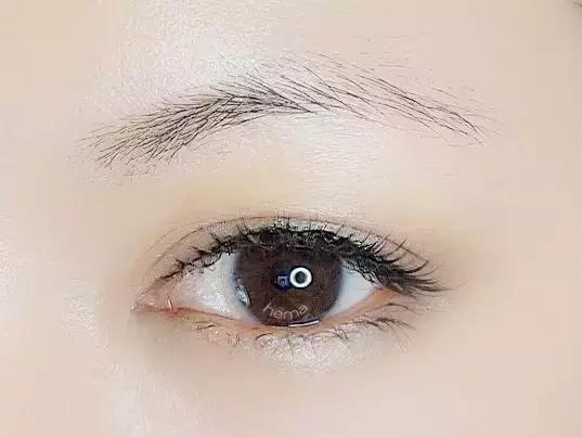 重度蓝眉红眉怎么设计眉形,眉形不是平眉怎么修眉呢