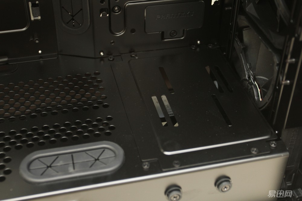 追风者515机箱可以装大主板吗,华擎b150装nvme