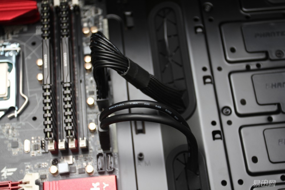 追风者515机箱可以装大主板吗,华擎b150装nvme