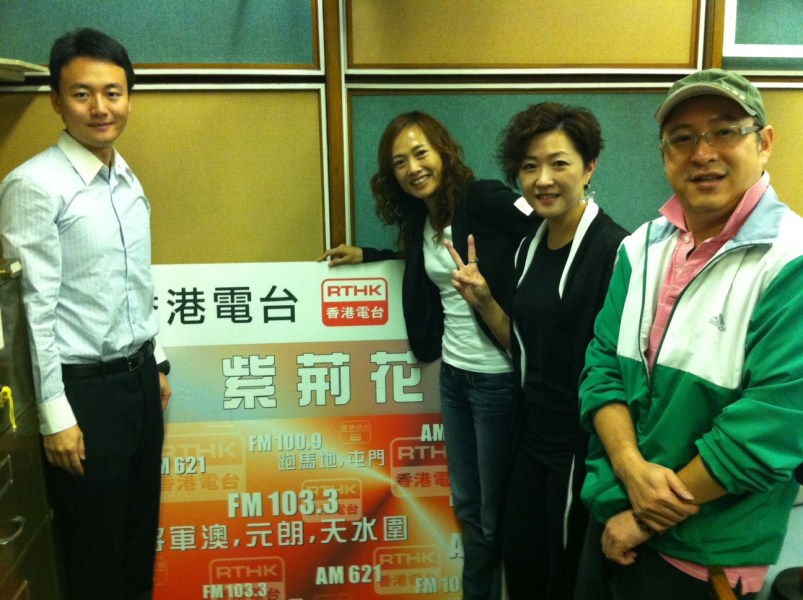 国脚变香港议员，竟然还是足坛美女老总兼教练