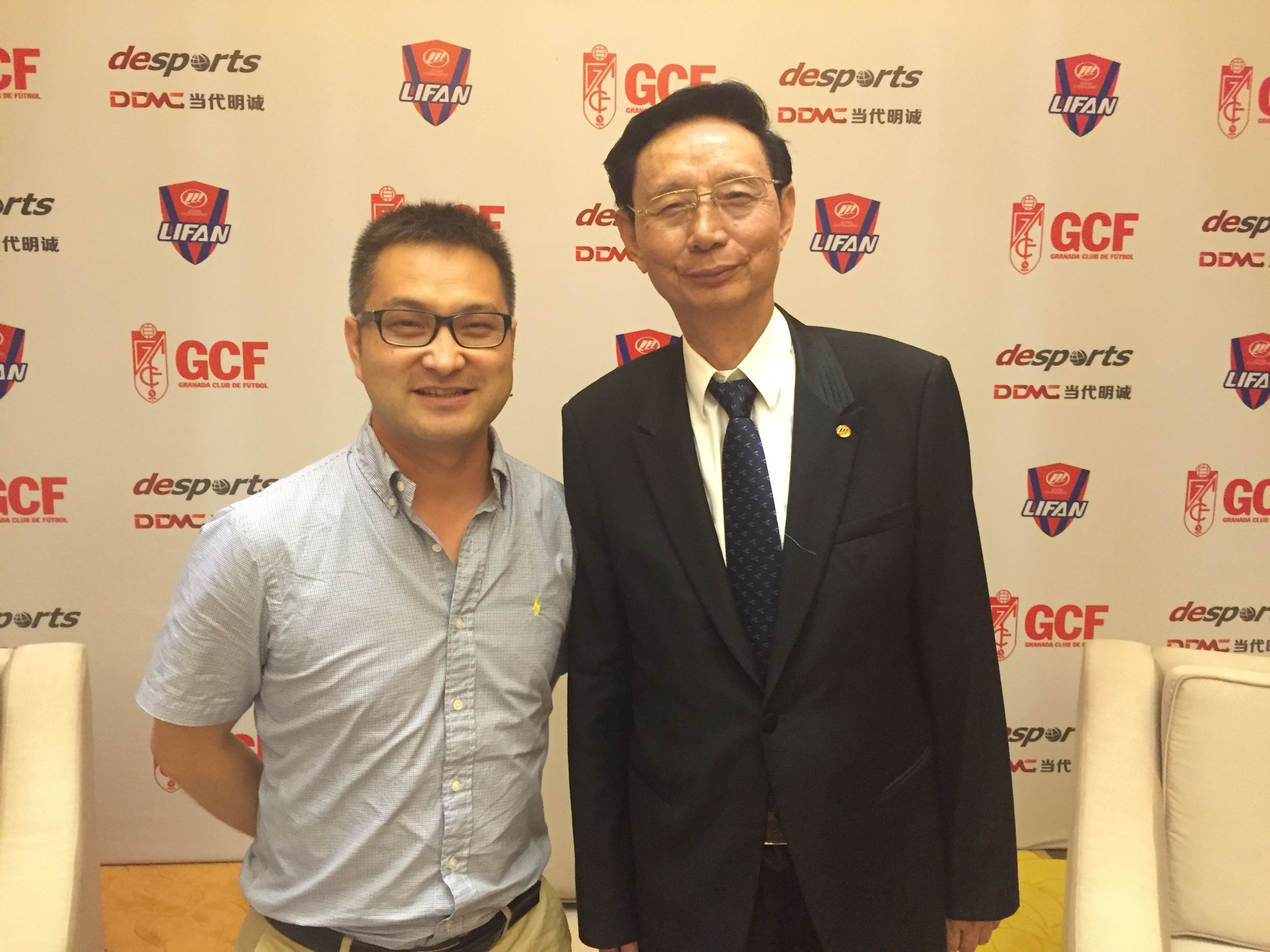 重庆足球为什么这么火,重庆足球改了几次名