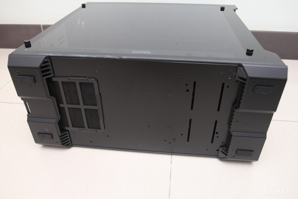 追风者515机箱可以装大主板吗,华擎b150装nvme