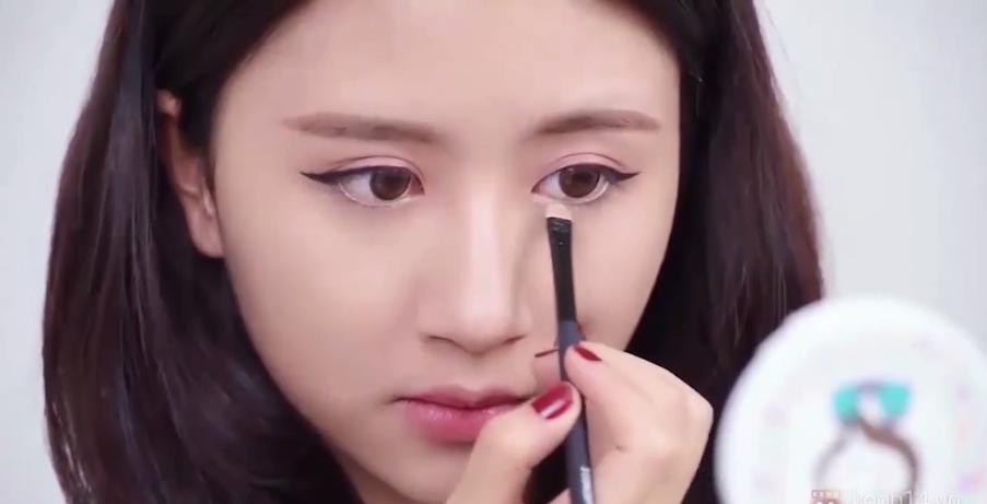 化妆教程视频新手入门,化妆新手入门必备产品