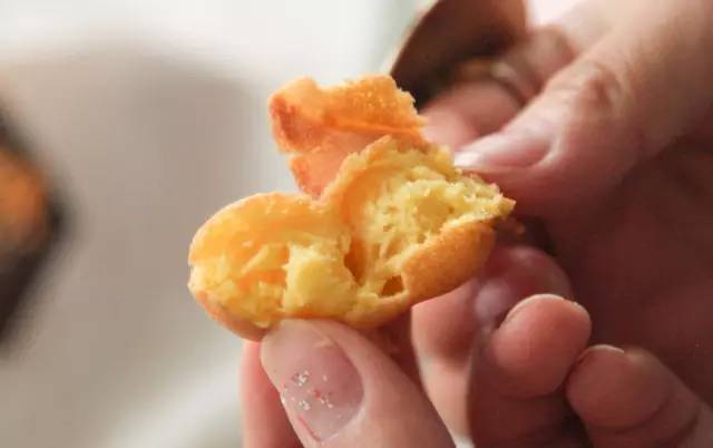 在香港吃到了正宗的港式鸡蛋仔,上海最好吃的鸡蛋仔