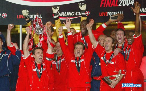 还记得这只球队吗？老英超迷可能还有印象曾经也是大牌云集