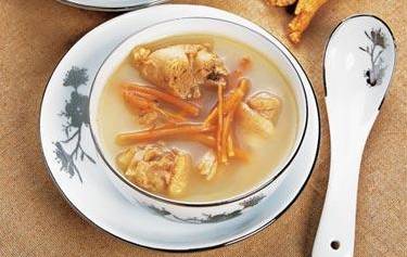 惊！原来这样洗头会令头发越来越少！附：老中医生发秘方！