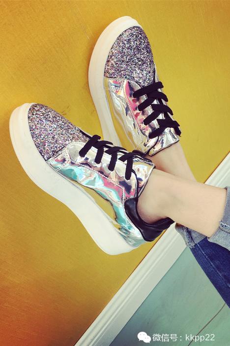 穿着大气大方简单,简约大方很有高级感