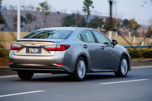 雷克萨斯es200和260动力比较,雷克萨斯es200与雅阁2.0动力比较