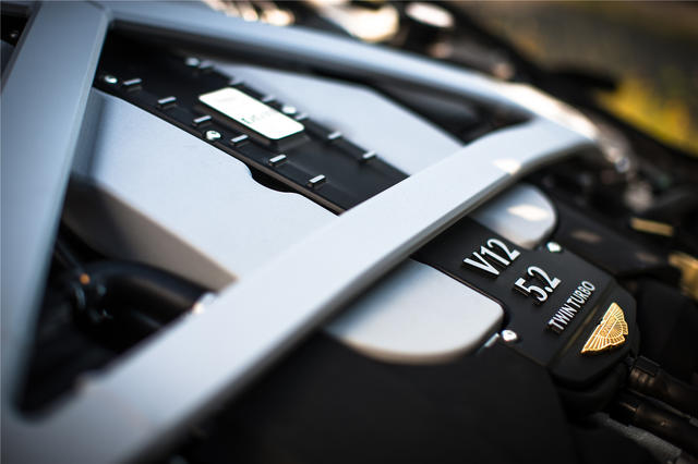 阿斯顿马丁db112020款v8coupe,全球限量1台的阿斯顿马丁db11