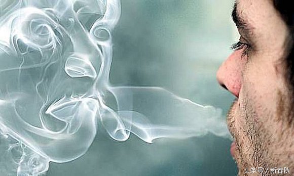 叹为观止:清朝烟民练就吐烟成画的绝技,连徐悲鸿都自叹不如