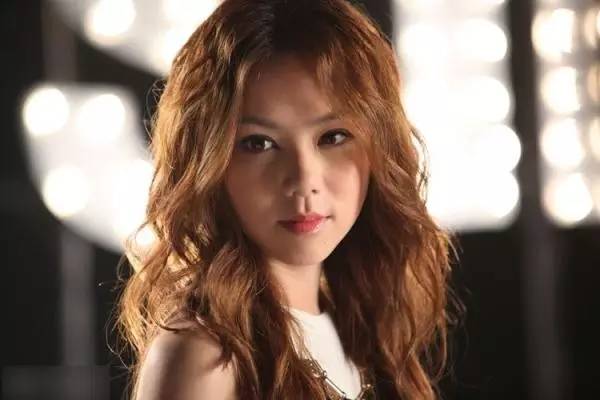 蜕变邓紫棋reaction,邓紫棋以前的样子vs现在的样子