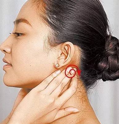 碰到脸肿了怎么快速消肿,消肿脸的最快方法男生