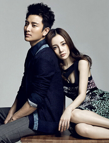 李晨亲自搀扶范冰冰,李晨断臂范冰冰采访