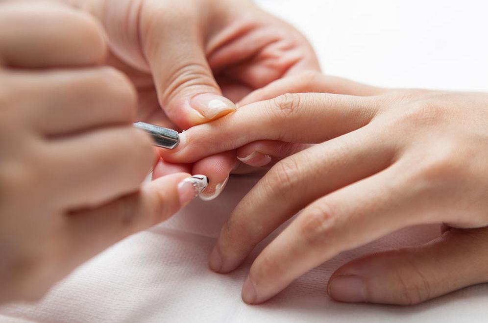 手掌起皮是什么原因造成的,手掌起皮什么原因怎么办