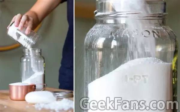 如何自制手机屏幕清洁剂,怎样自制厨房油污清洁剂