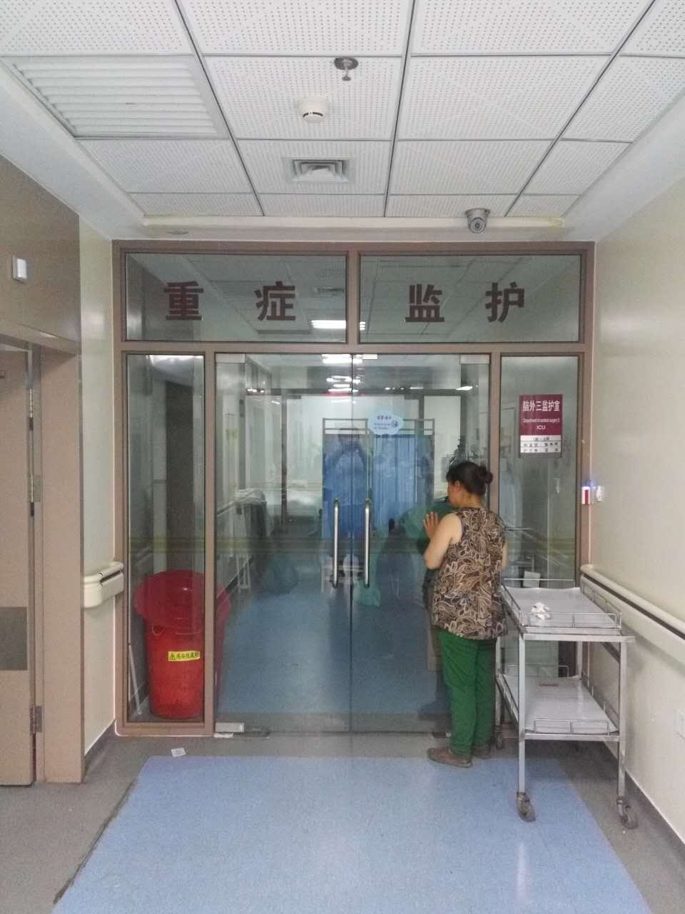 男童被剪刀刺伤致大动脉破裂出血,太阳穴被剪刀刺伤会怎么样