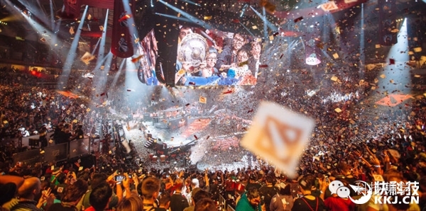 一句话懂新闻：锤子T2清仓买手机送飞机DOTA2中国选手打爆老外遭膜拜