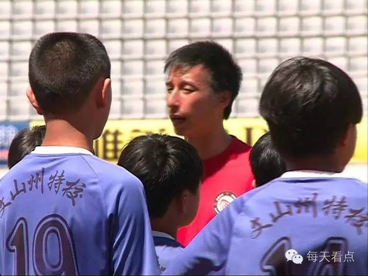 绿茵场上的无声少年——文山聋哑足球队备战省残运会