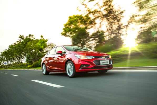 2013款雪佛兰科鲁兹试驾,2010年1.8自动挡雪佛兰科鲁兹试驾