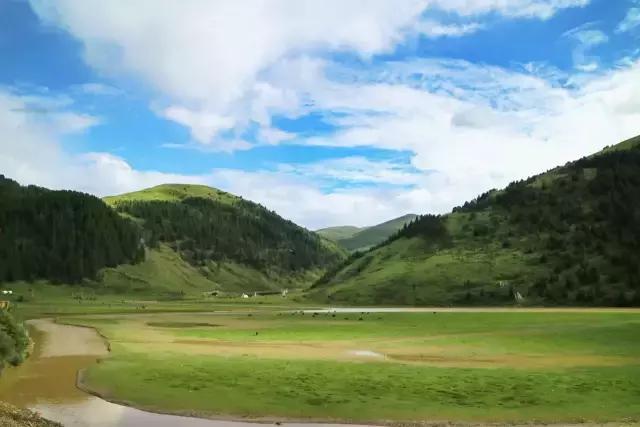 色达红色房子在哪,色达震撼的红房子