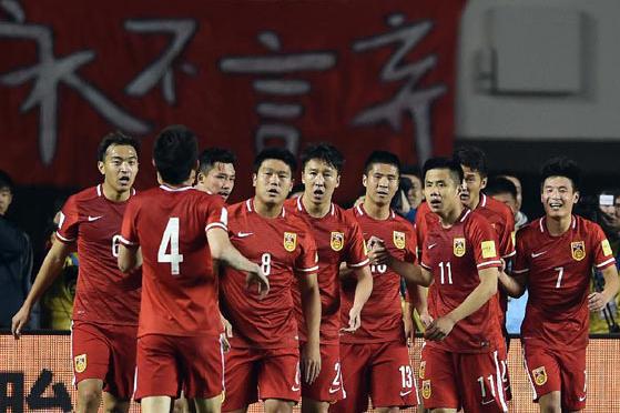 中国男足中国女排,中国女排与男足