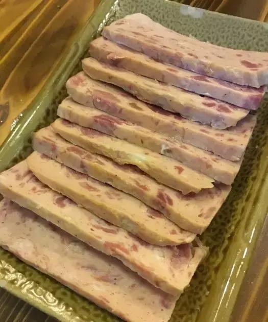 招牌都没有！开在厕所边！5家脏乱差的“黑店”门口却有一排豪车