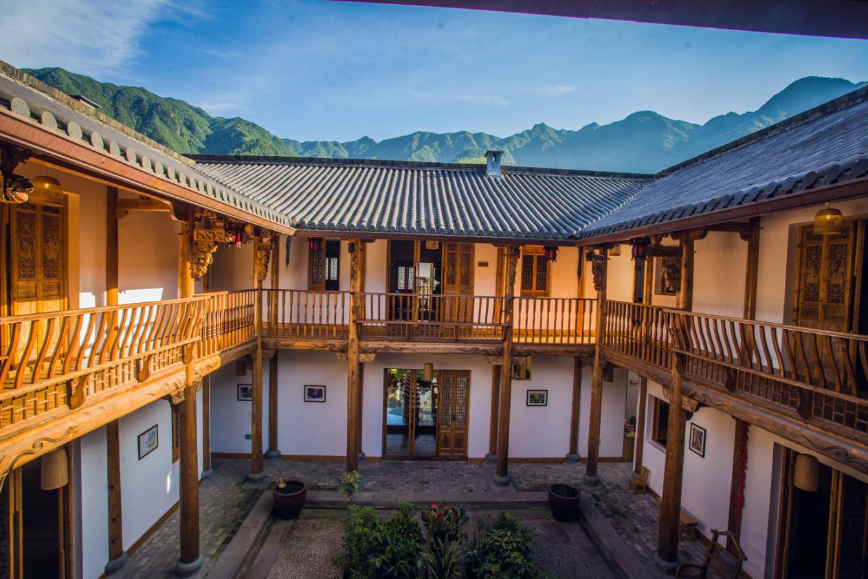 藏在小竹溪村的“私家园林”，躺在浴缸里就能看日出日落