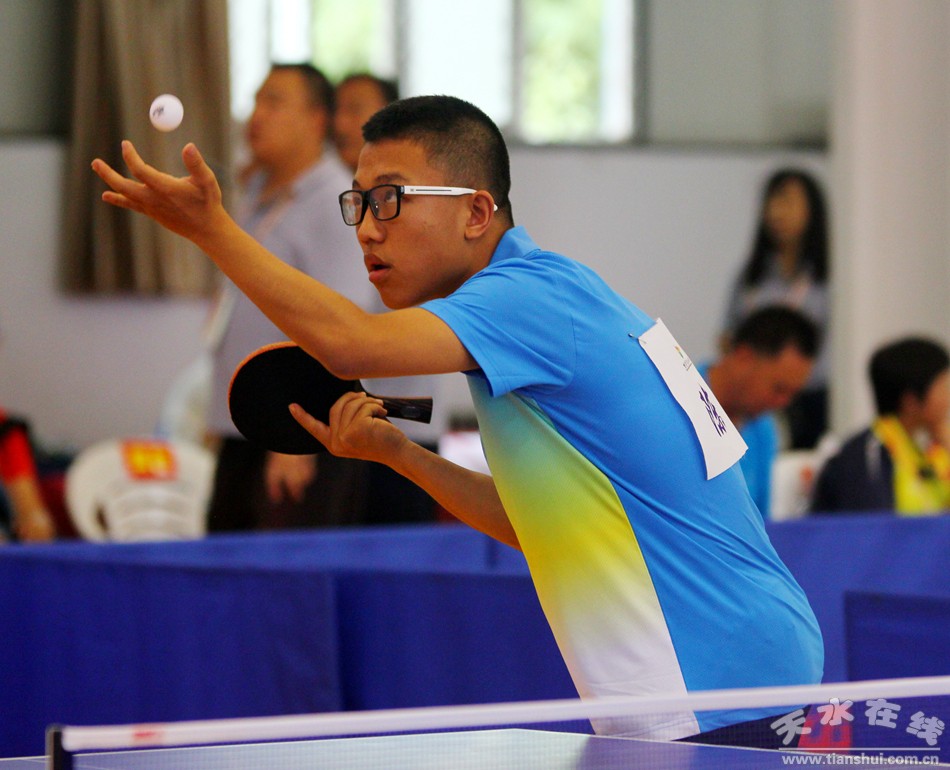 甘肃省第三届中学生运动会8月9日比赛掠影,组图