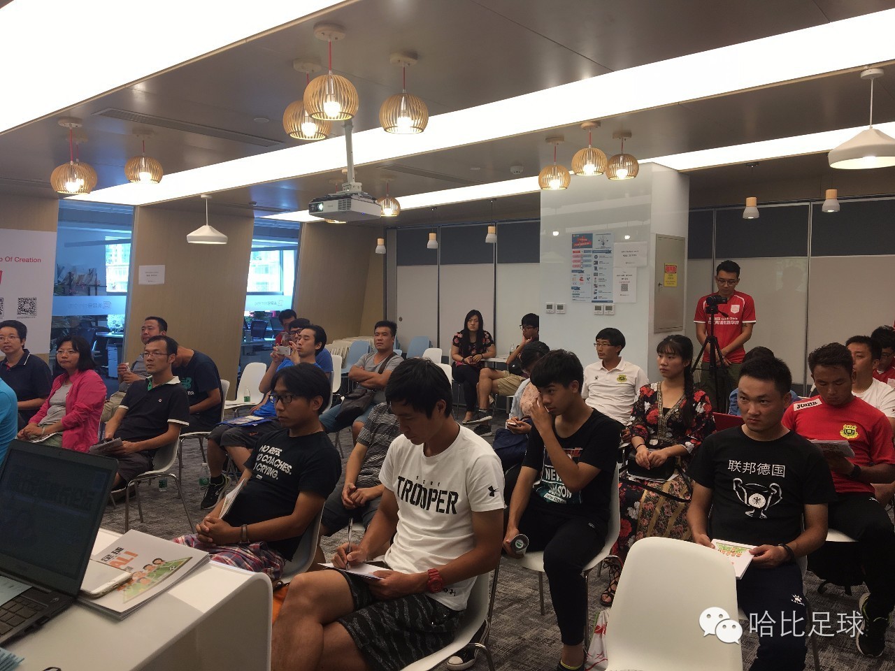 家长论坛的洪荒之力看看那些意识超前的粑粑嘛嘛们，都关心孩子踢球的什么问题？