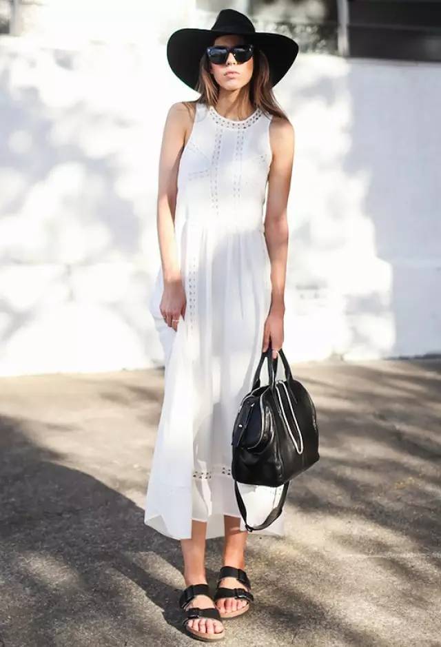 无语！这么丑的拖鞋，凭啥在时尚圈吃香？