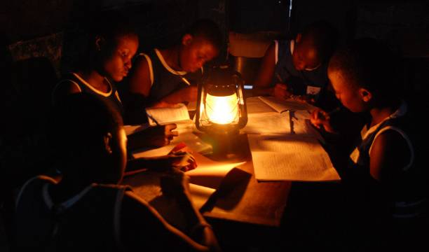 让数百万非洲贫困家庭用上了电，竟然仅靠一个大学生造的足球