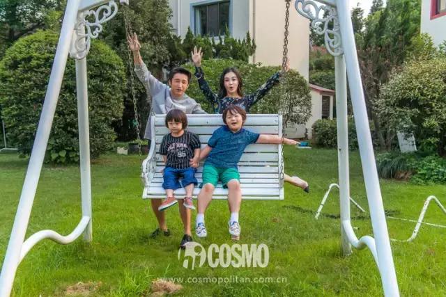 胖轩偷偷打开了他爸妈的衣柜给我看，而我只想看他肉嘟嘟的样子