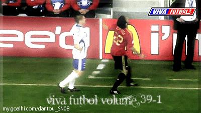 足球球员搞怪图片,足球搞笑庆祝动作gif