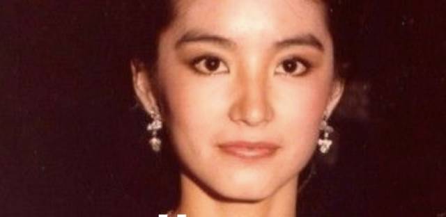 连志玲姐姐都苦恼的唇毛，你知道怎么办吗？