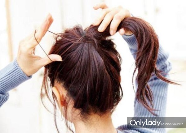 日本妹子的头发怎么扎,日本女生打理发型教程