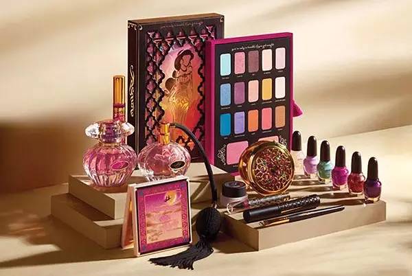 原来大牌最爱合作迪士尼哪些限量款俘获了你的少女心？