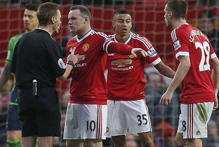 老鼠抢镜红魔1射正岂总赢球?