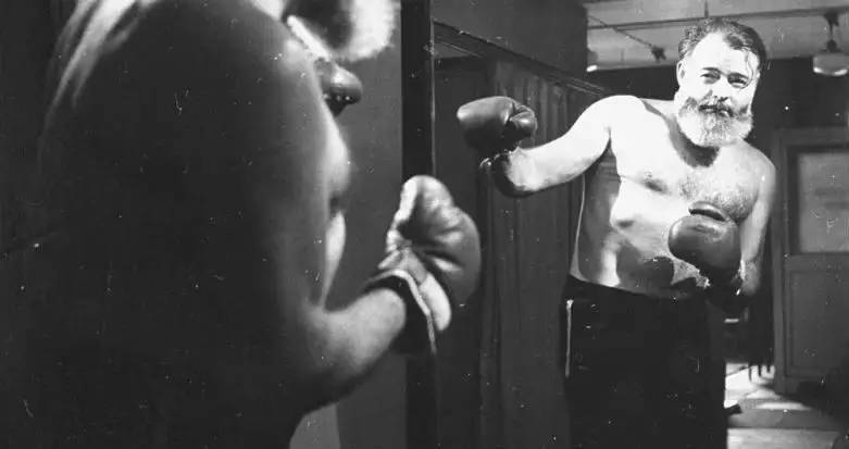 “老爹”海明威诞辰117周年,聊聊关于他鲜为人知的奇葩往事